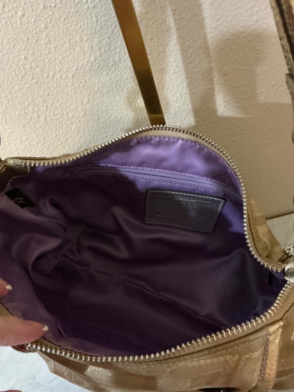 Coach Poppy Storypatch Groovy Shoulder or Crossbody Bag. Absolutely Stunning 🤩 - Picture 6 of 9